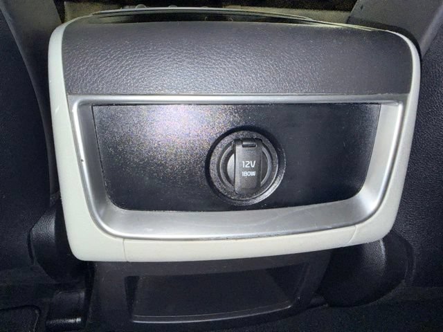 Used 2023 Kia Carnival LX FWD image 13
