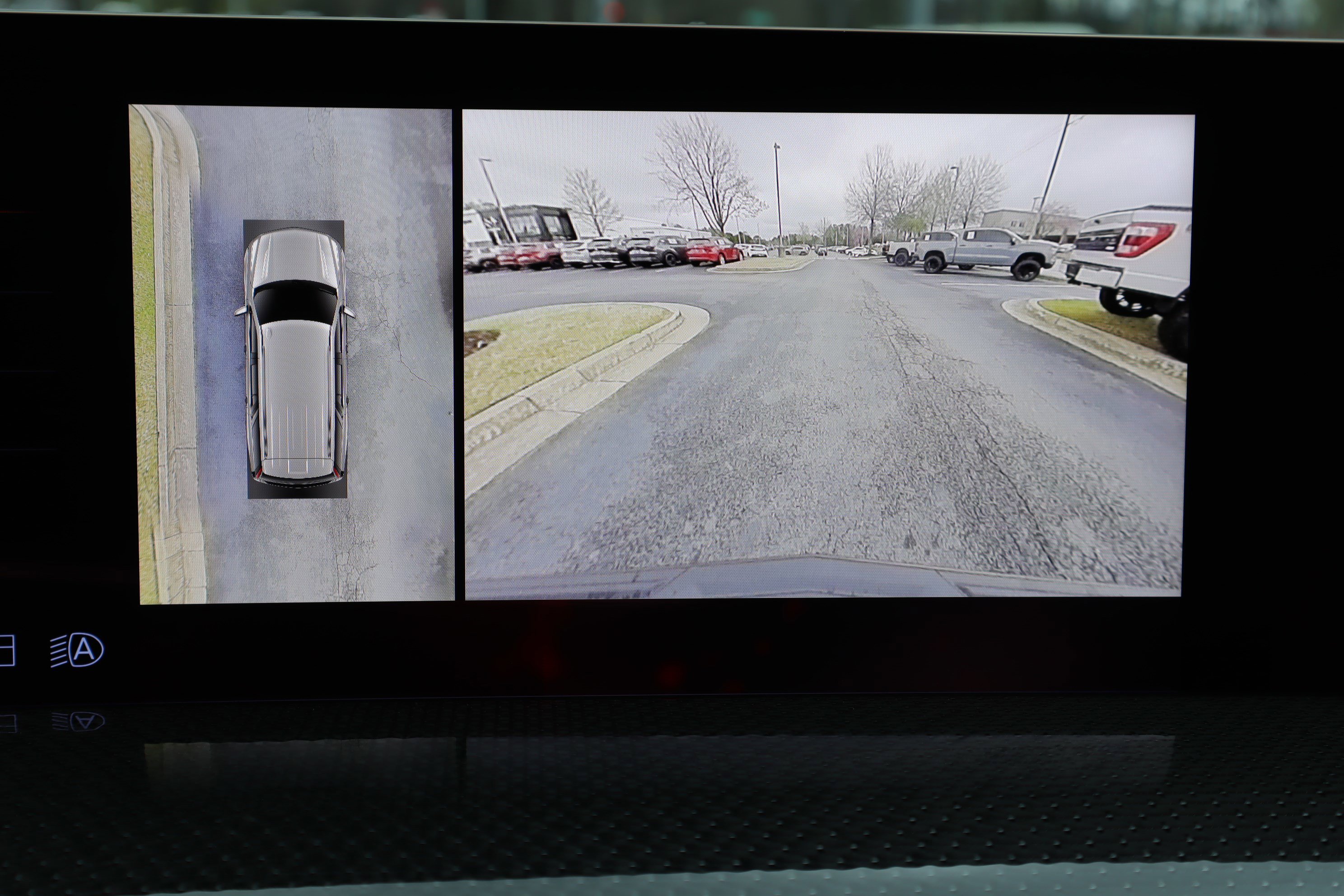 Used 2025 Cadillac Escalade V w/ LPO, ONYX Package image 15