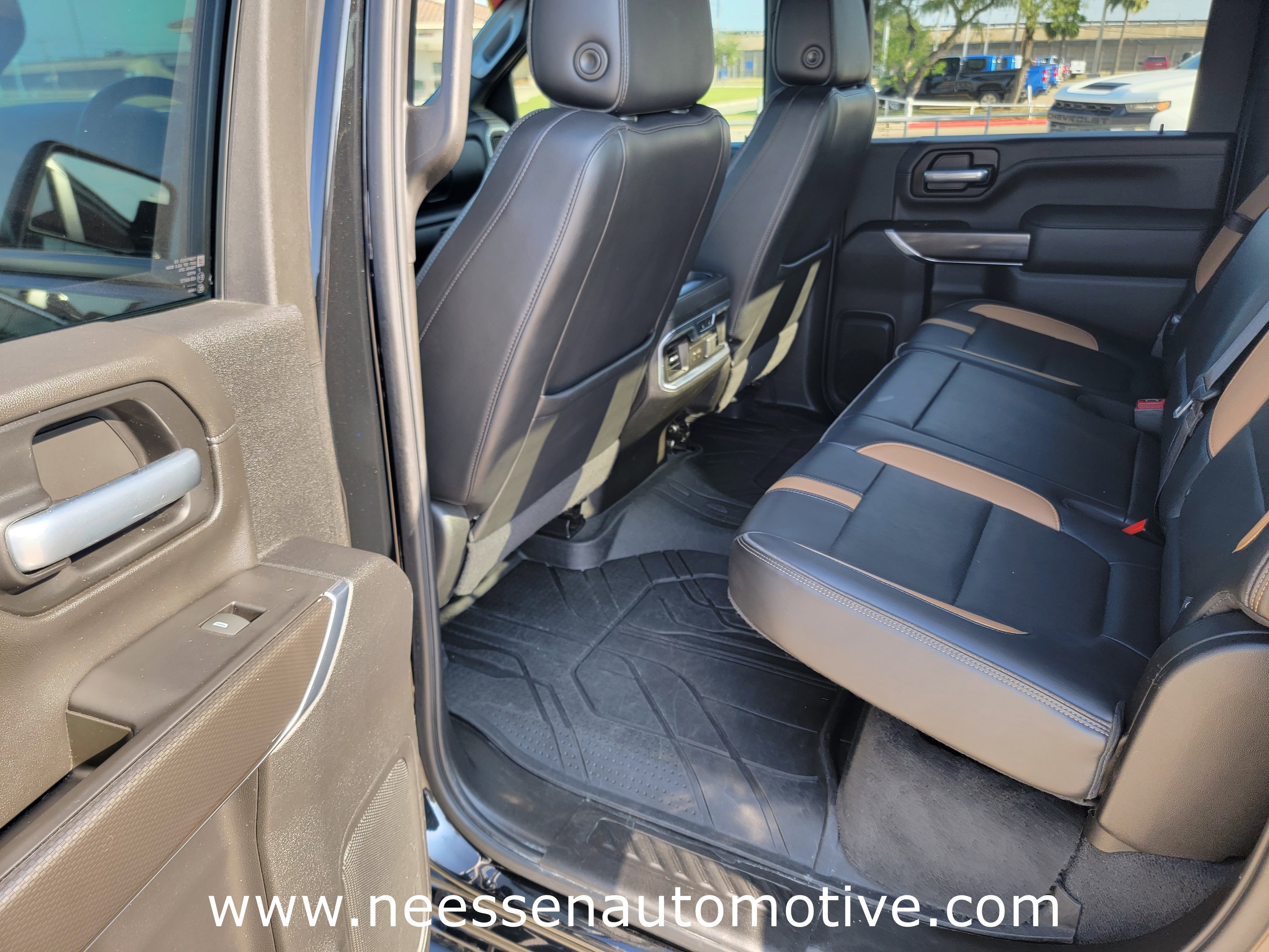 Used 2021 Chevrolet Silverado 2500 LTZ w/ Carhartt Edition image 18