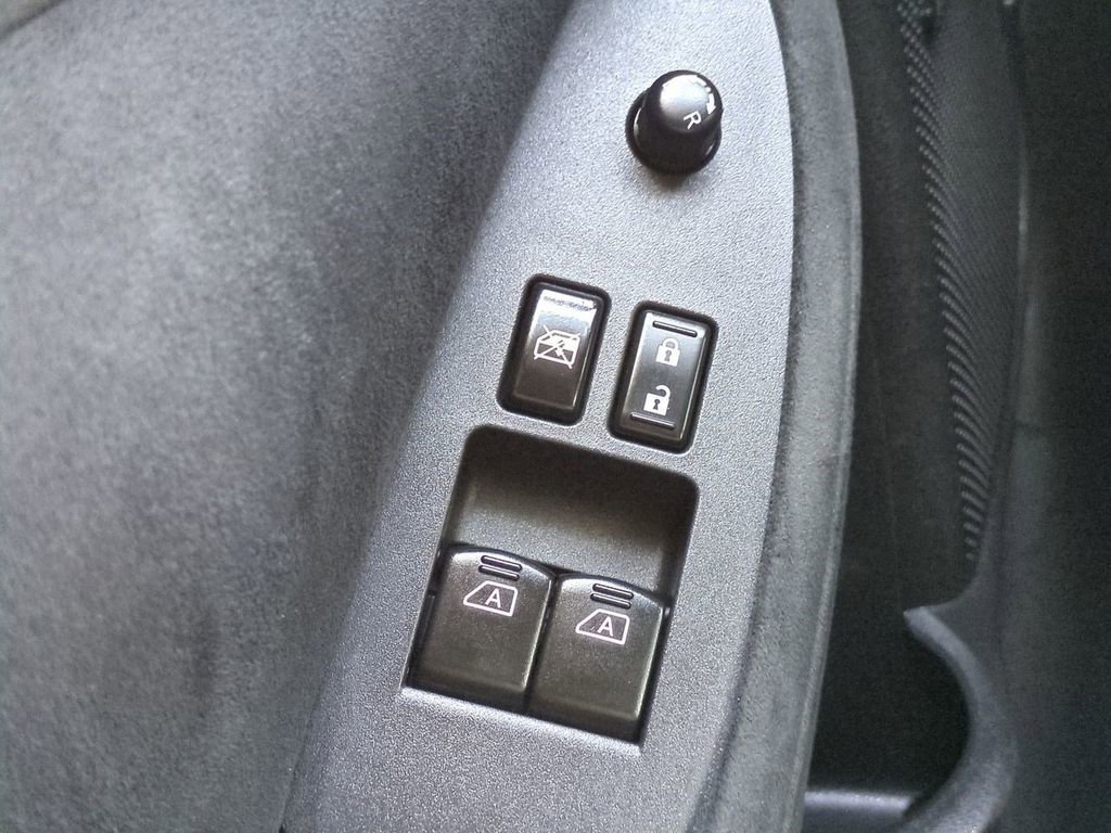 Used 2017 Nissan 370Z Touring image 23