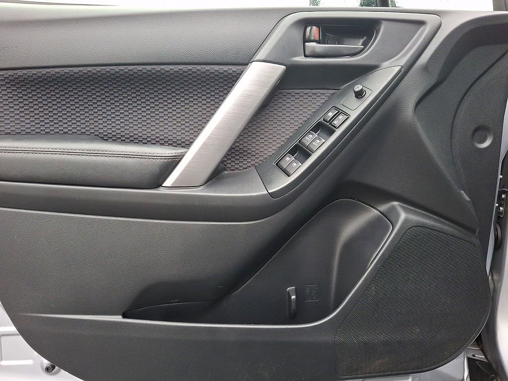 Used 2018 Subaru Forester 2.5i Premium w/ All-Weather Package image 11