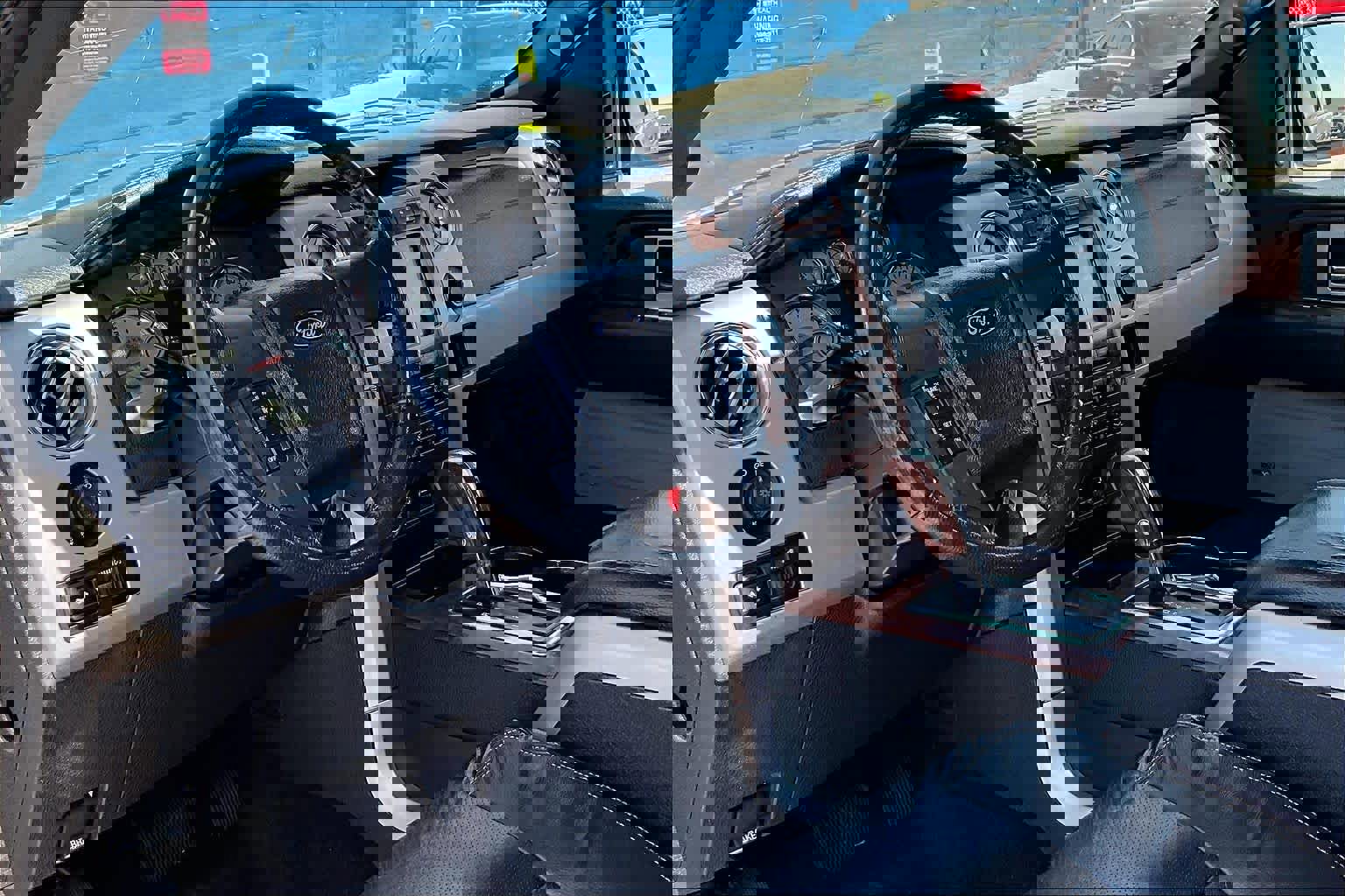 Used 2010 Ford F150 Lariat image 16