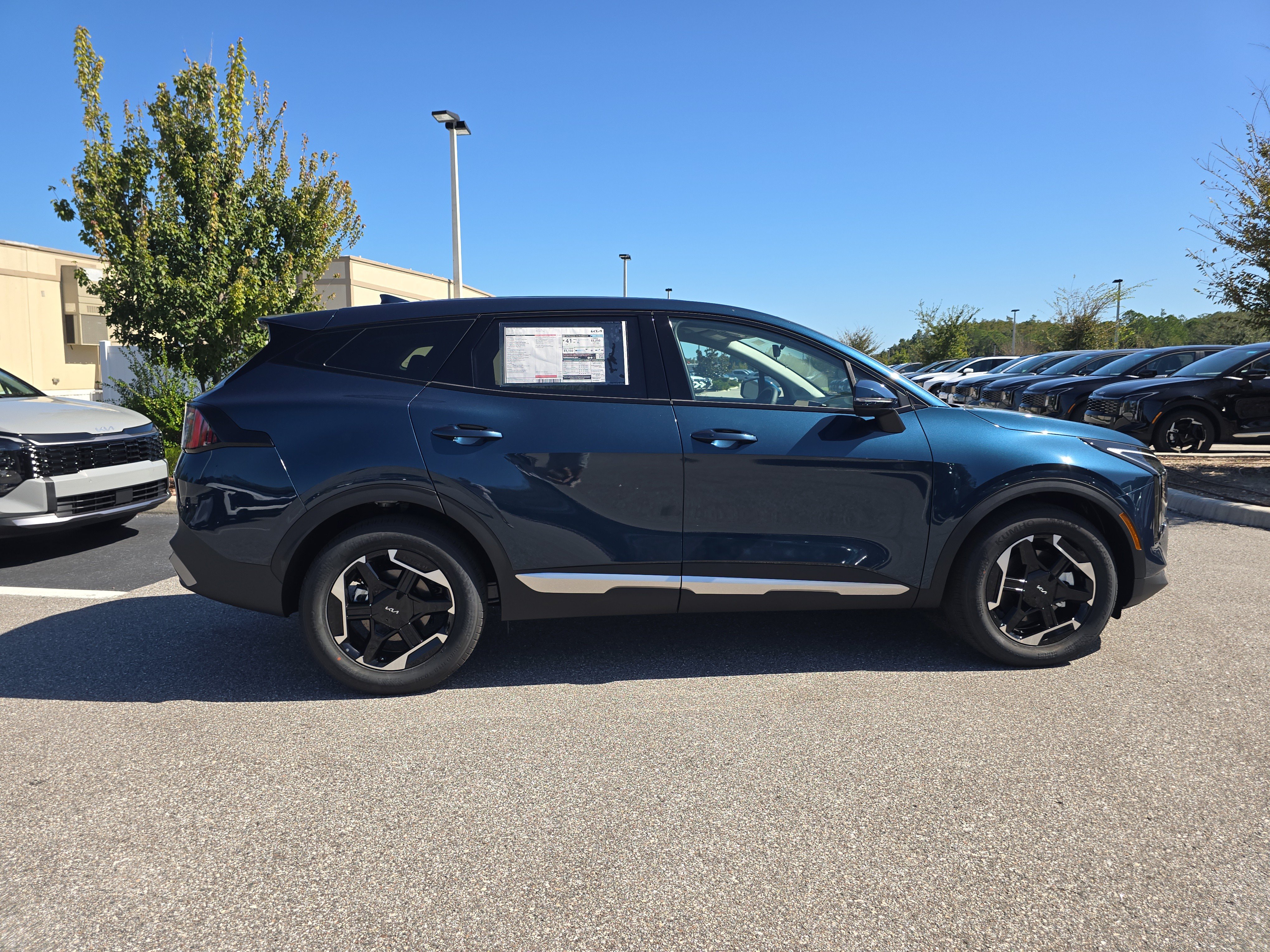 New 2027 Kia Sportage S FWD image 9