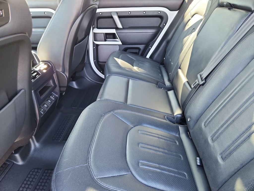 Used 2022 Land Rover Defender 110 X-Dynamic HSE image 5