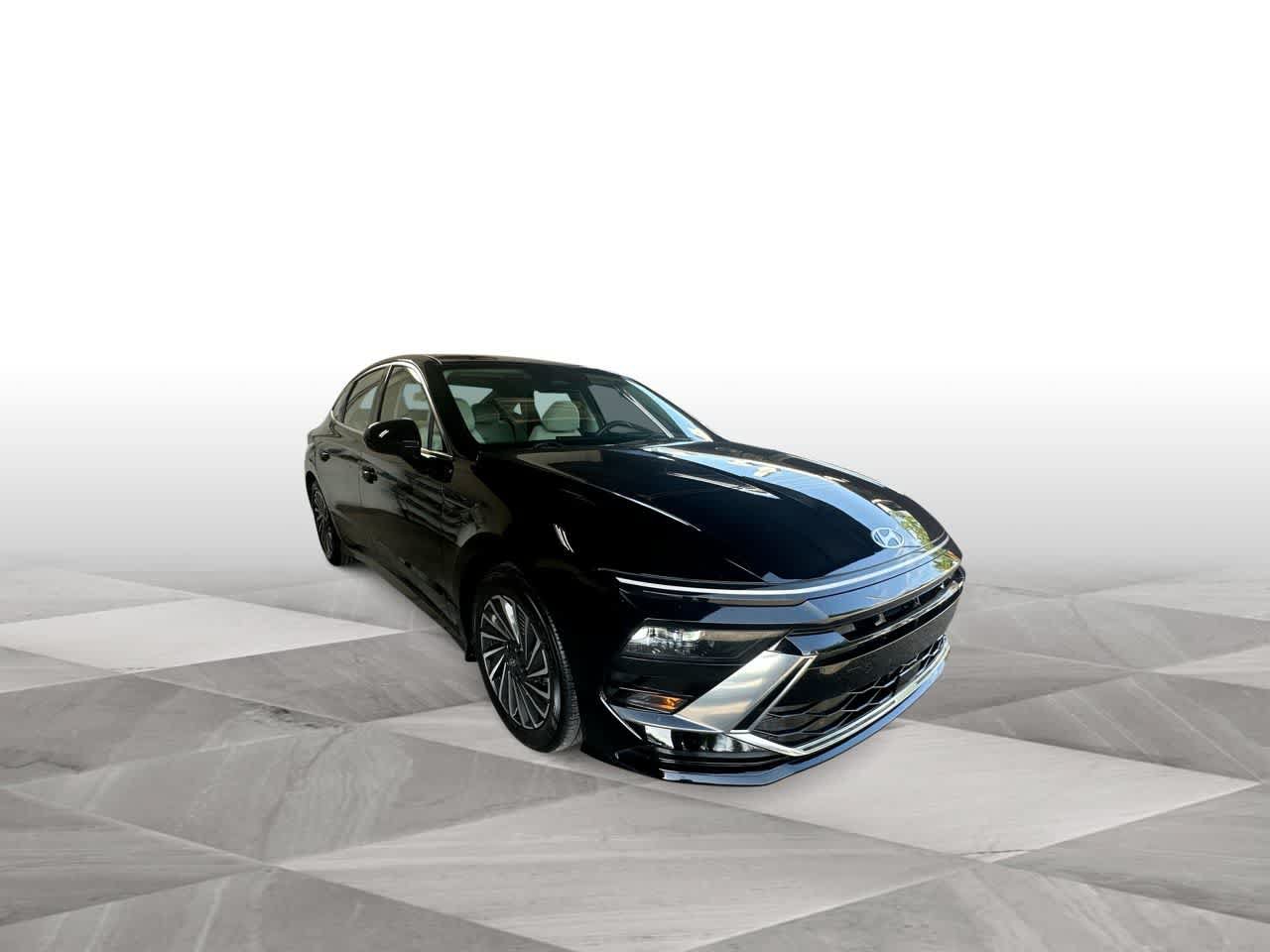 Used 2025 Hyundai Sonata SEL FWD image 2