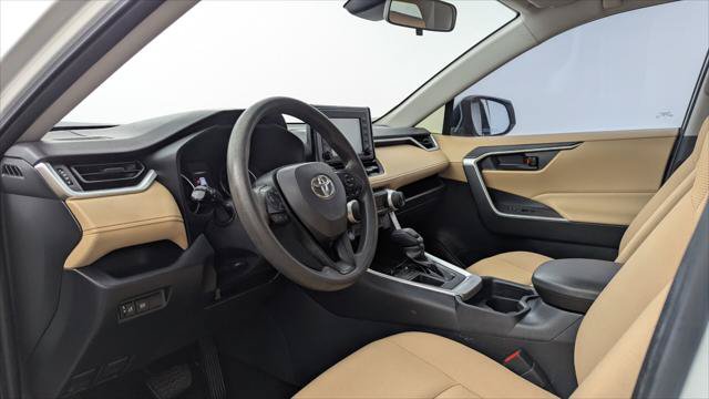 Used 2019 Toyota RAV4 LE FWD image 24