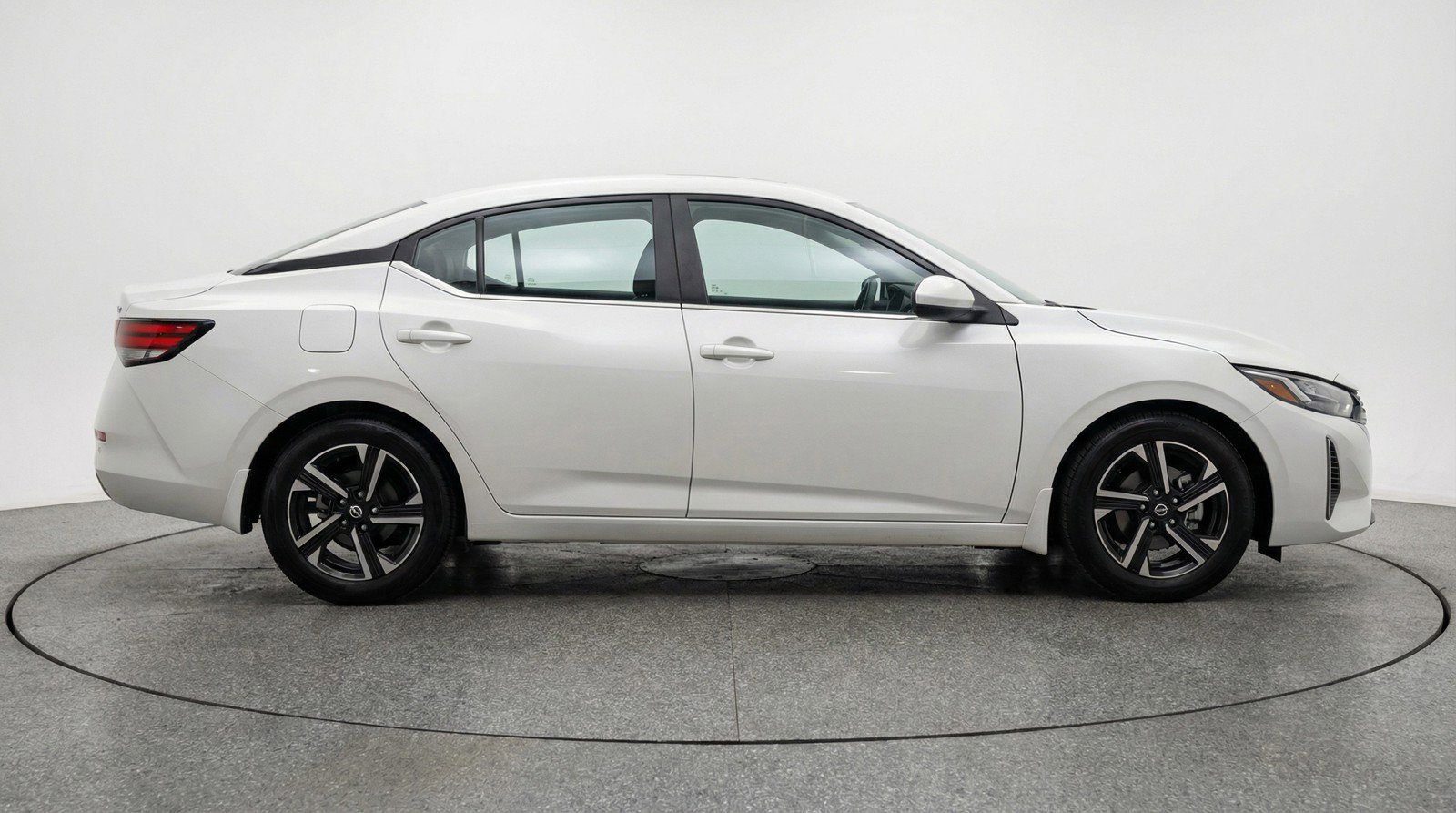 Used 2025 Nissan Sentra SV FWD image 11