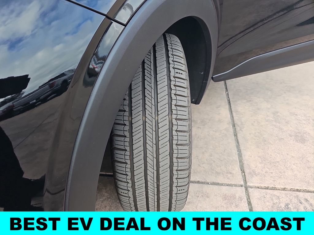 New 2027 Chevrolet Bolt RS w/ Technology Package FWD image 34