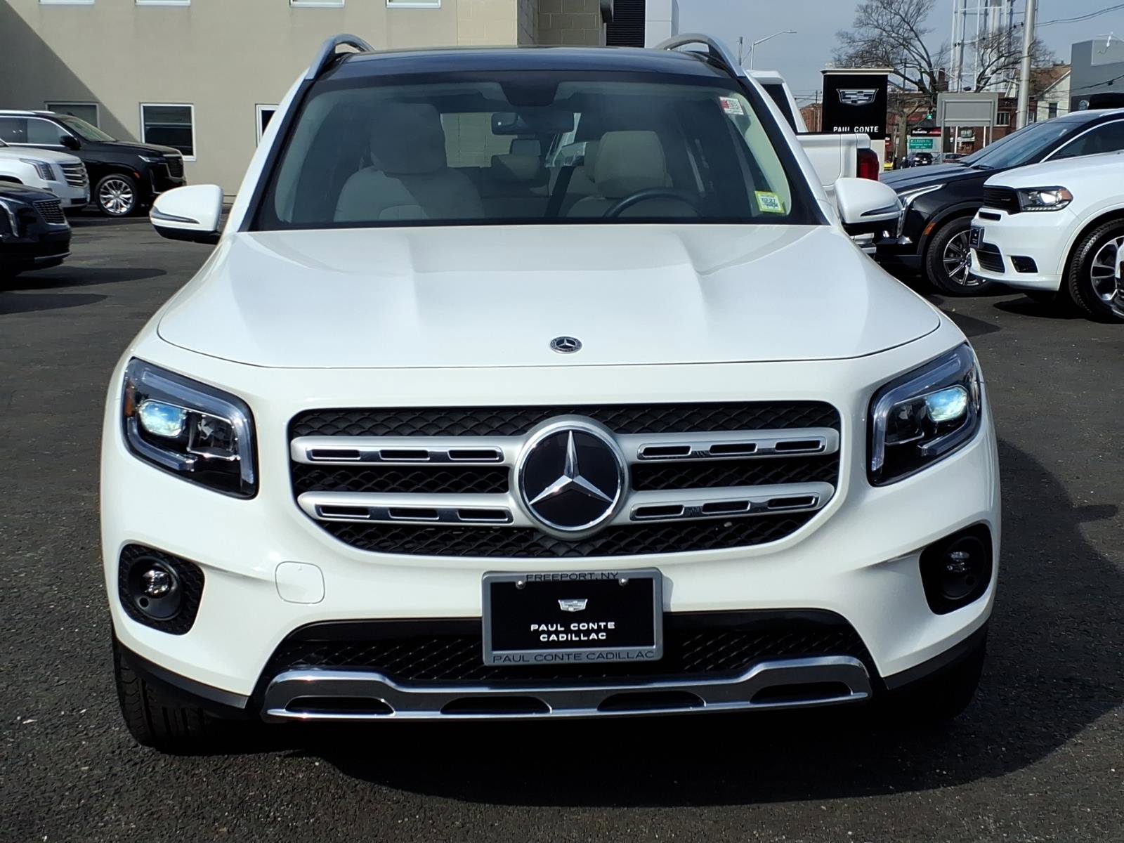 Used 2022 Mercedes-Benz GLB 250 4MATIC image 2