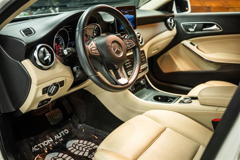 Used 2020 Mercedes-Benz GLA 250 4MATIC image 9