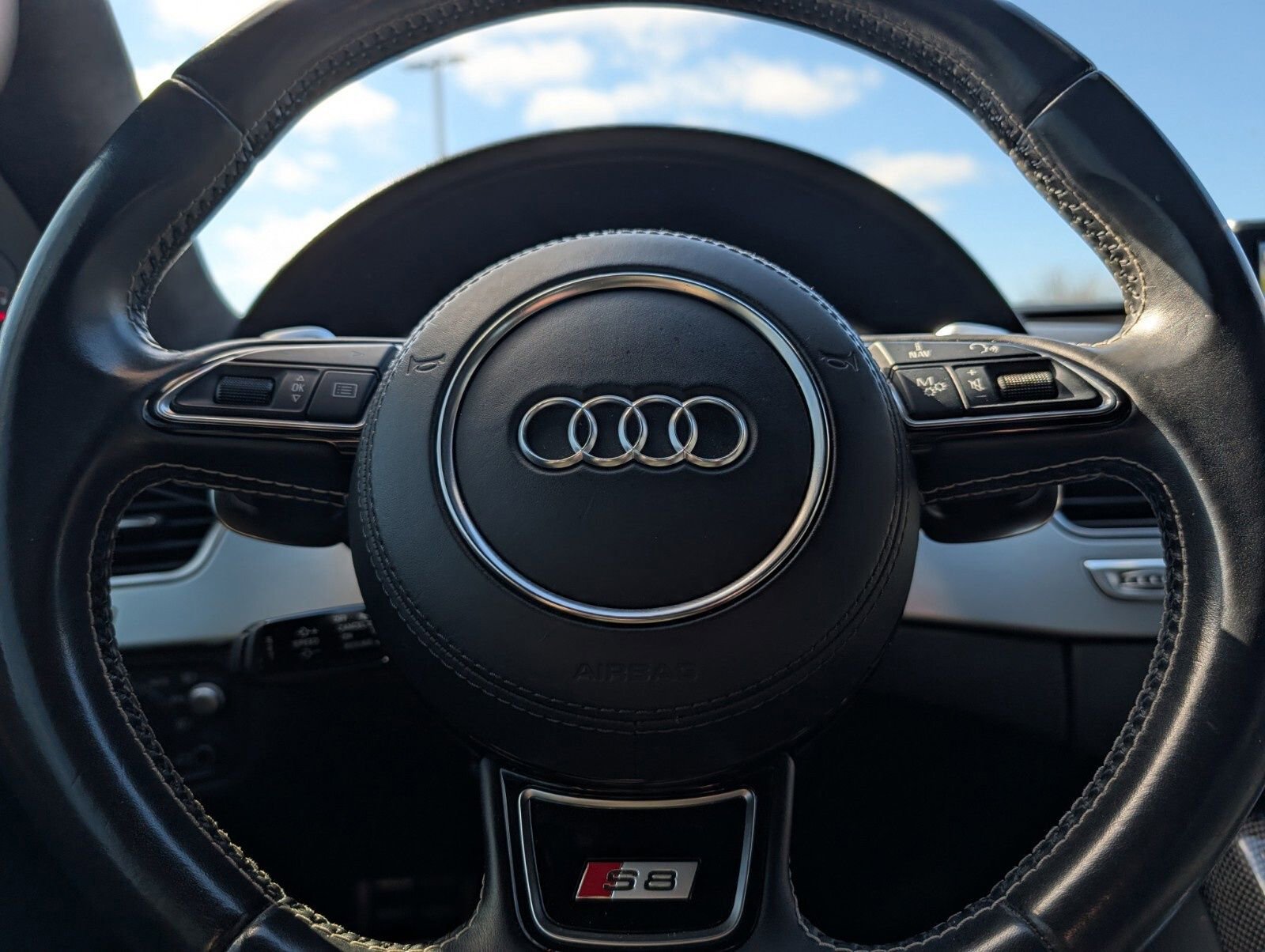 Used 2015 Audi S8 w/ S8 Cold Weather Package image 31