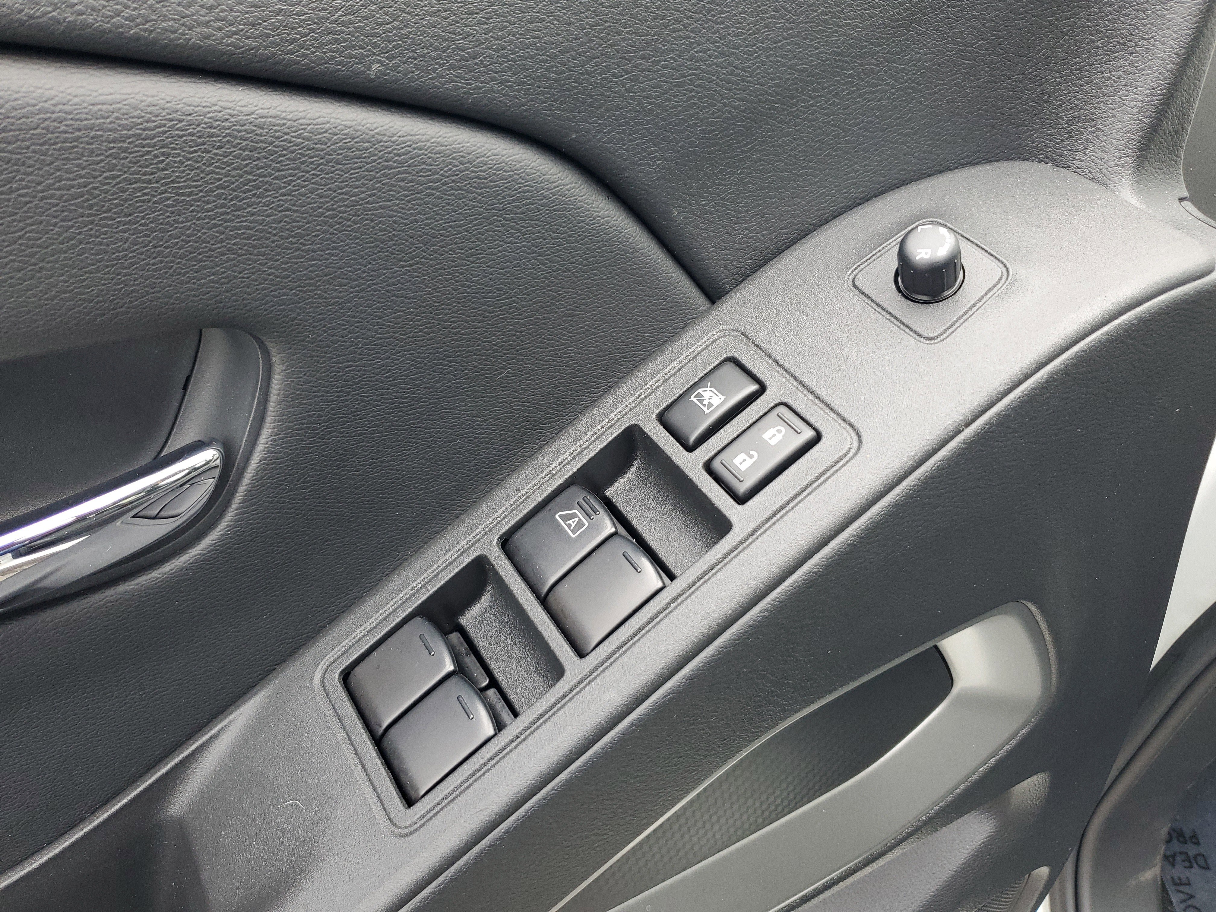 Certified 2025 Nissan Frontier SV image 27