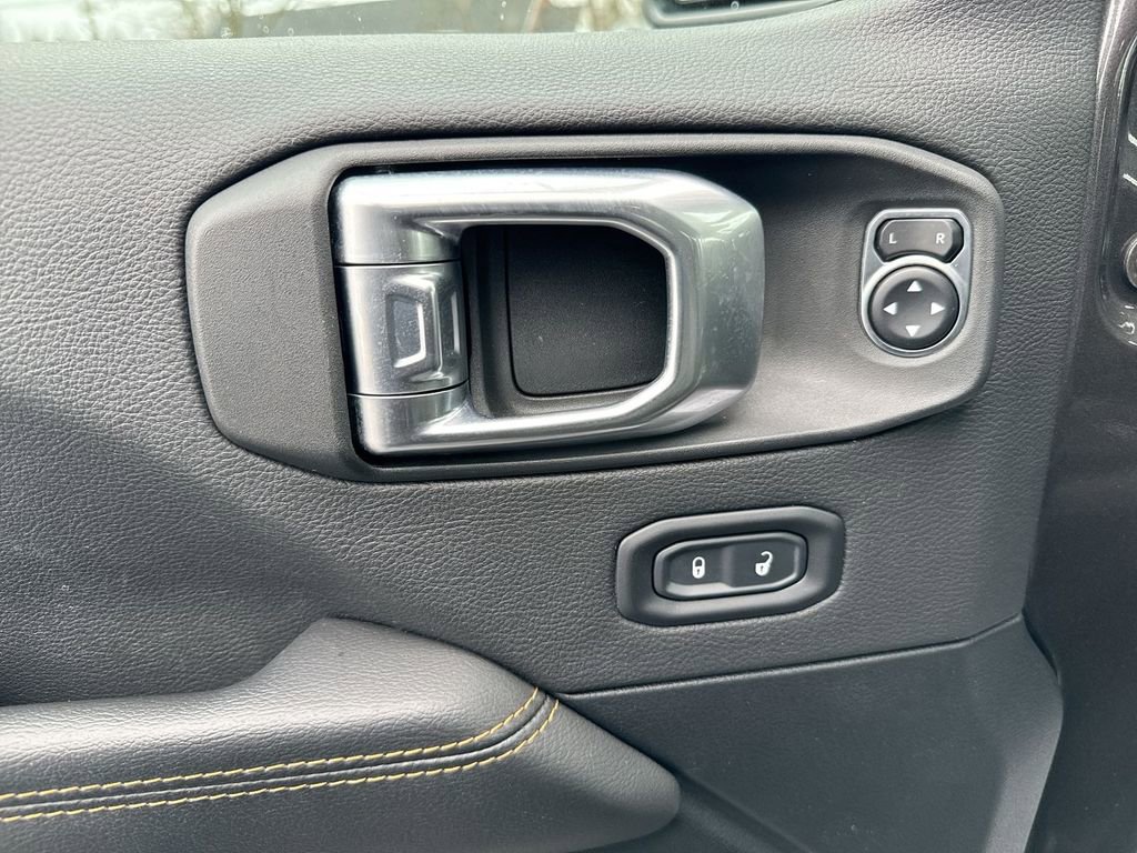 Used 2021 Jeep Wrangler Unlimited Sahara image 21