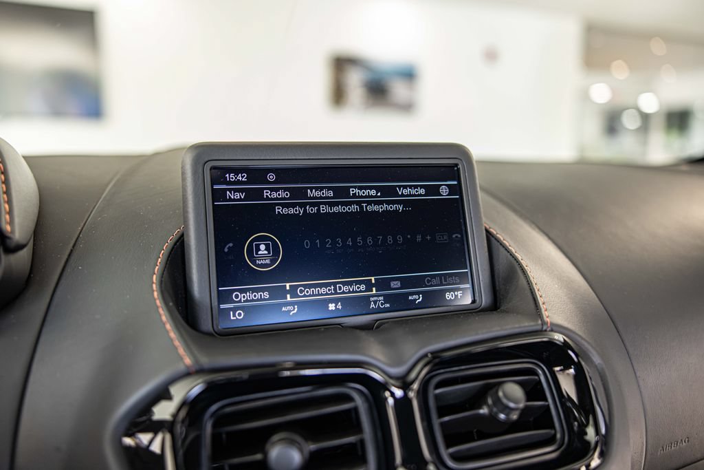 Used 2019 Aston Martin V8 Vantage Coupe RWD image 24