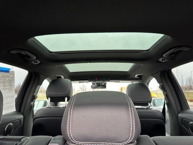 Used 2022 Mercedes-Benz GLC 300 4MATIC image 11