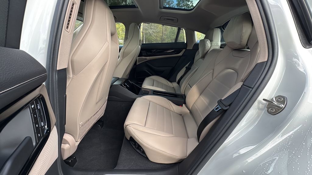 Certified 2025 Porsche Panamera image 16