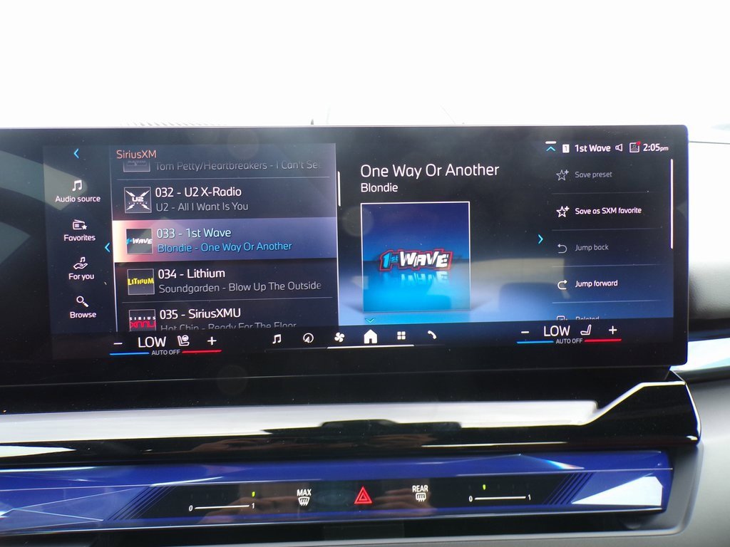 Certified 2025 BMW i5 xDrive40 w/ M Sport Package image 19