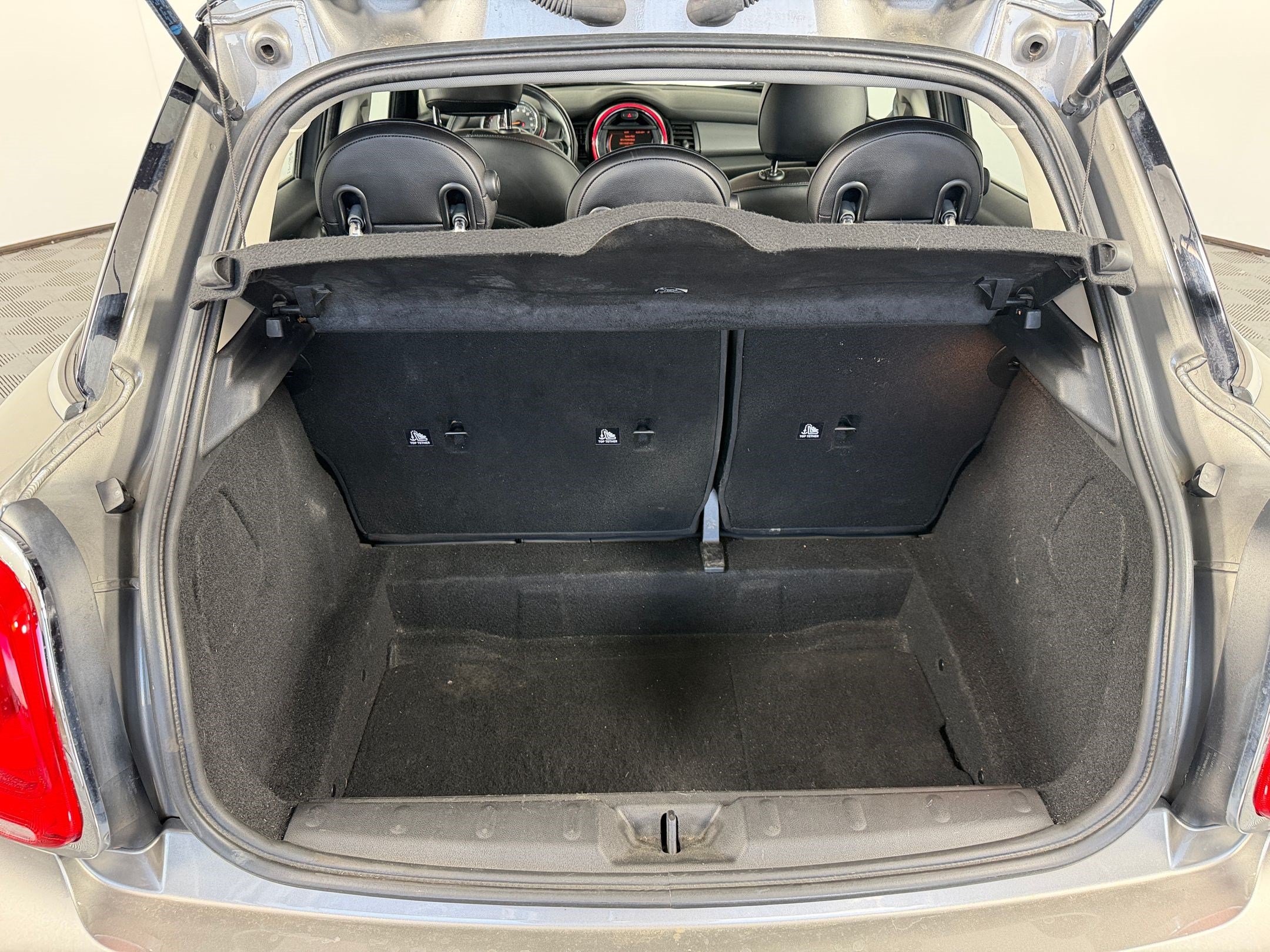 Used 2018 MINI Cooper 4-Door Hardtop FWD image 30