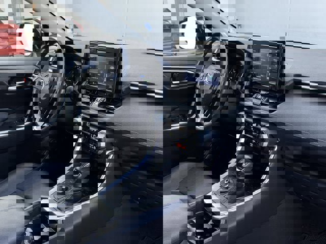 Used 2021 Toyota RAV4 XLE Premium w/ Carpet Mat Package (TMS) image 25