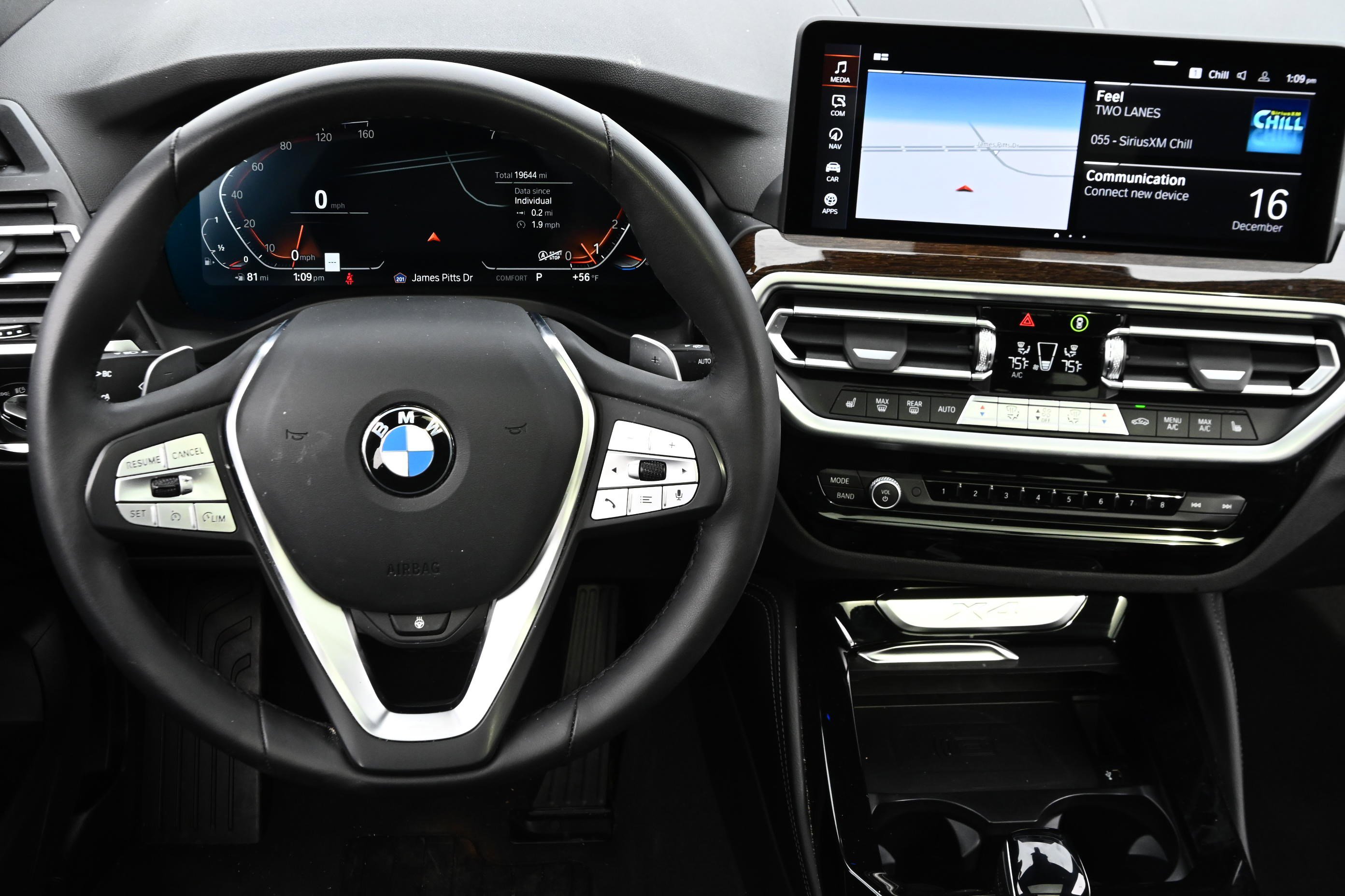 Certified 2025 BMW X4 xDrive30i image 10