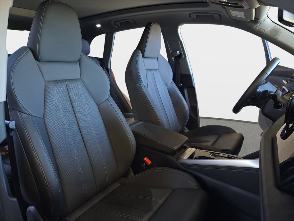 Used 2025 Audi Q5 Premium w/ Premium Plus AWD/4WD image 12