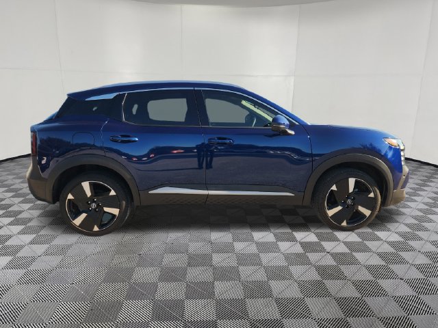 Used 2025 Nissan Kicks SR FWD image 4