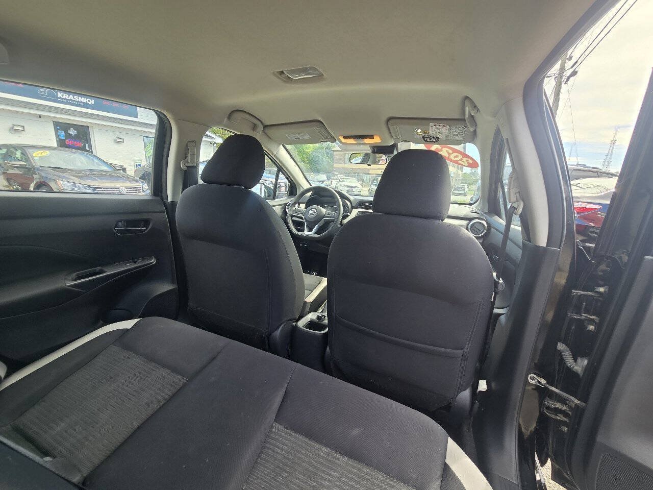 Used 2021 Nissan Versa SV FWD image 31