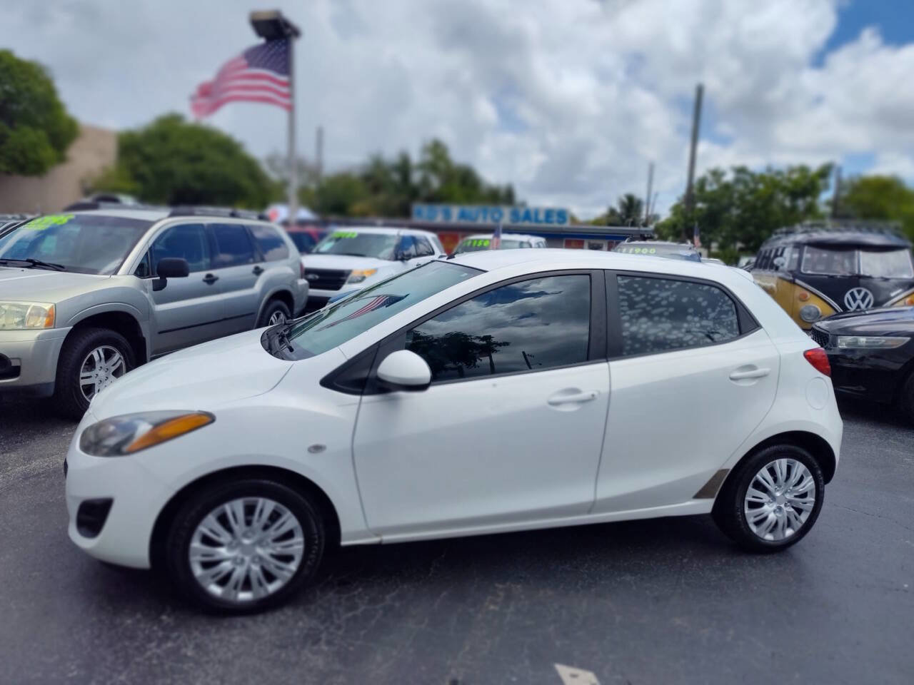 Used 2011 MAZDA MAZDA2 Sport image 2