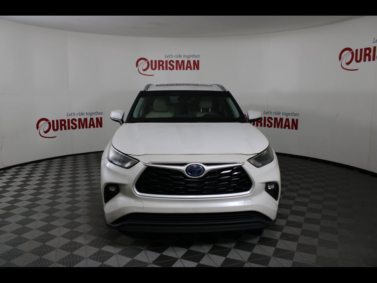 Used 2024 Toyota Highlander XLE FWD image 10