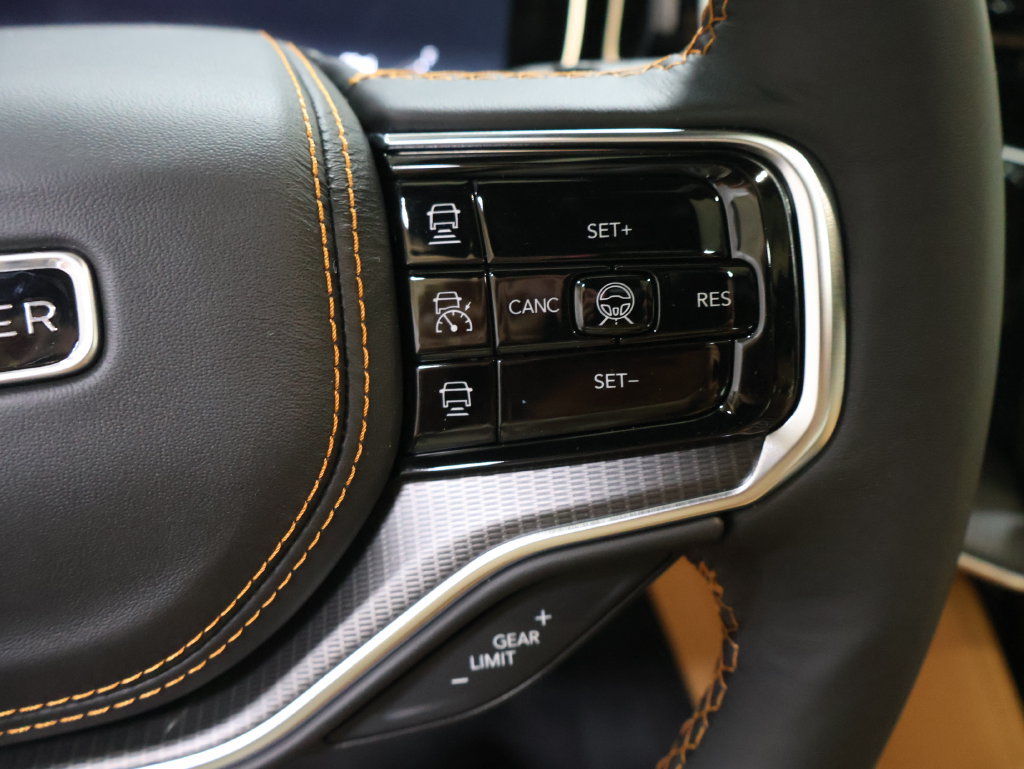 New 2026 Jeep Grand Wagoneer Summit AWD/4WD image 33