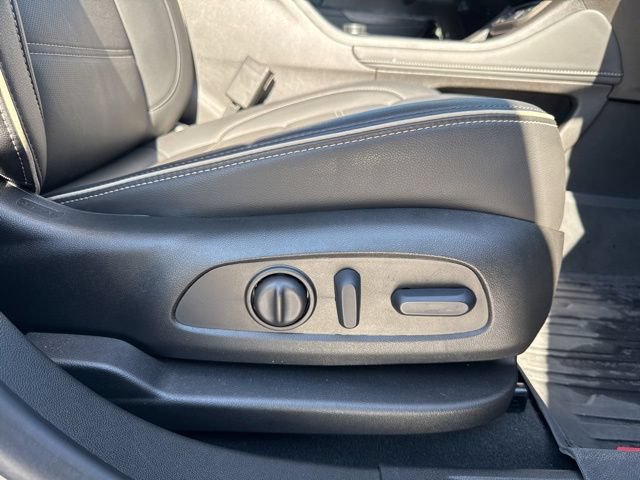 Used 2023 GMC Acadia Denali w/ Denali Technology Package AWD/4WD image 32
