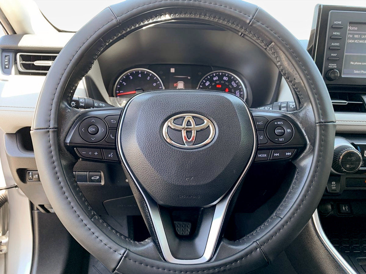 Used 2019 Toyota RAV4 XLE Premium FWD image 17