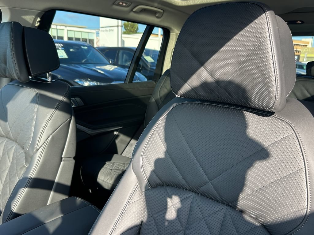 New 2027 BMW X7 xDrive40i w/ Premium Package AWD/4WD image 14