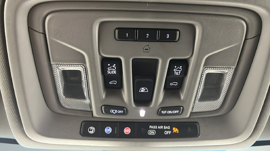 Used 2020 Chevrolet Silverado 1500 RST w/ True North Edition AWD/4WD image 35
