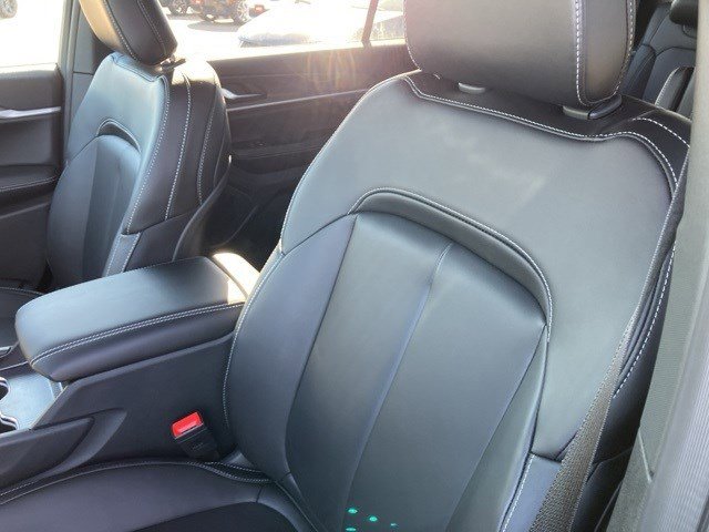 New 2025 Jeep Grand Cherokee L Limited w/ Trailer Tow Package image 12