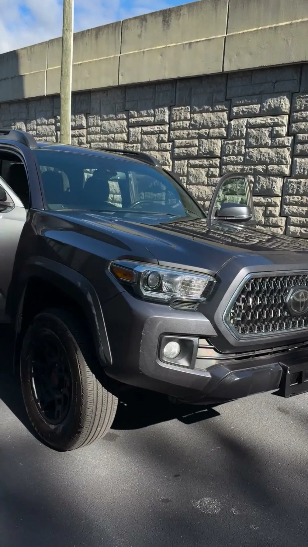 Used 2019 Toyota Tacoma TRD Off-Road AWD/4WD image 53