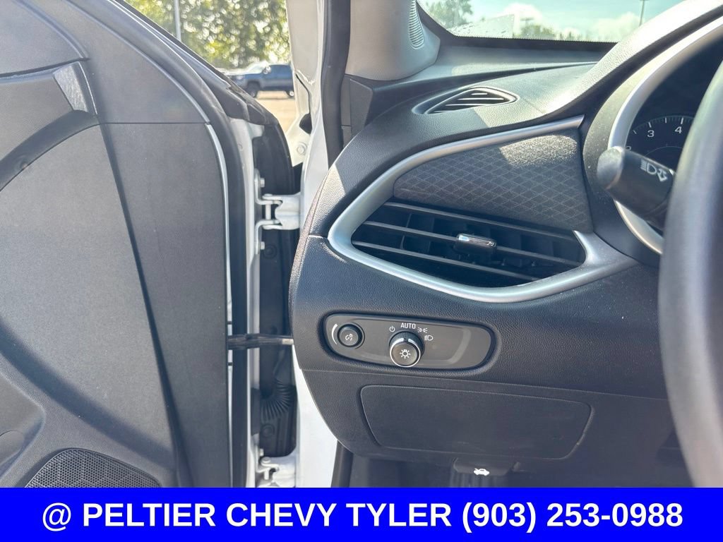Used 2023 Chevrolet Malibu LT FWD image 12