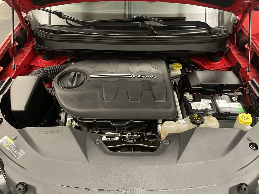 Used 2019 Jeep Cherokee Trailhawk w/ Comfort & Convenience Group AWD/4WD image 24