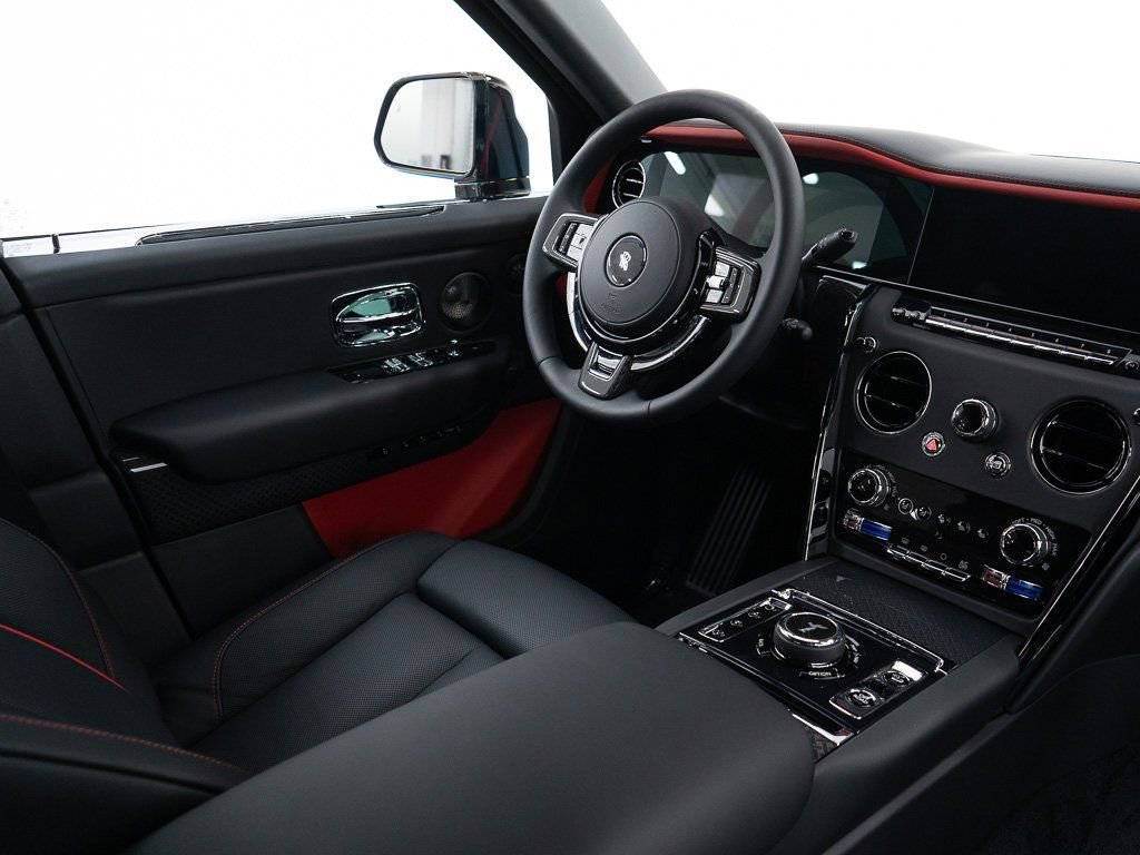 New 2026 Rolls-Royce Cullinan Black Badge image 18