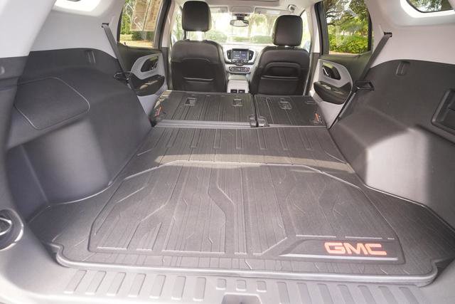 Used 2021 GMC Terrain SLT w/ Infotainment Package II FWD image 32