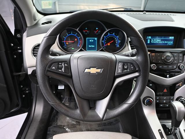 Used 2015 Chevrolet Cruze LS FWD image 22