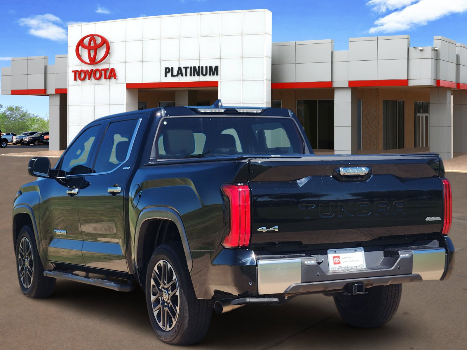 Used 2024 Toyota Tundra Limited w/ Power Package AWD/4WD image 5