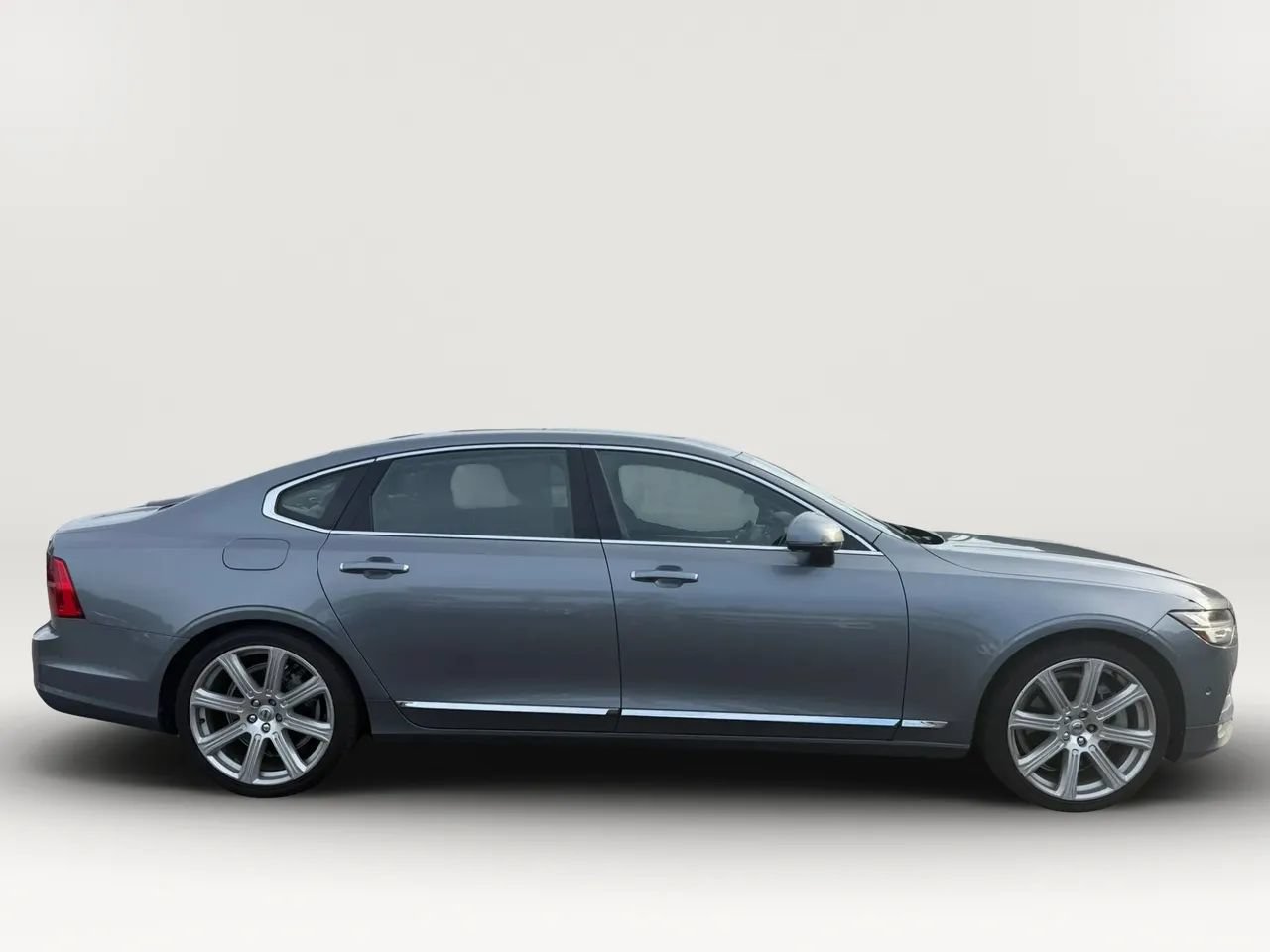 Used 2018 Volvo S90 T6 Inscription w/ Convenience Package AWD/4WD image 4