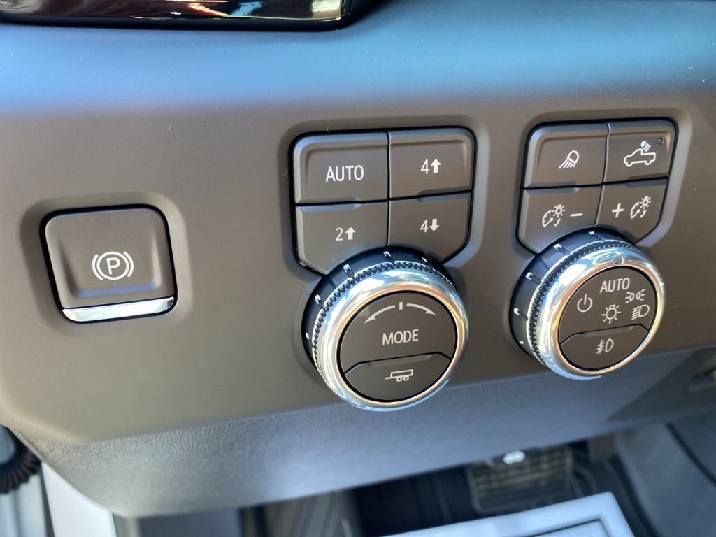 New 2026 GMC Sierra 3500 Denali Ultimate AWD/4WD image 12