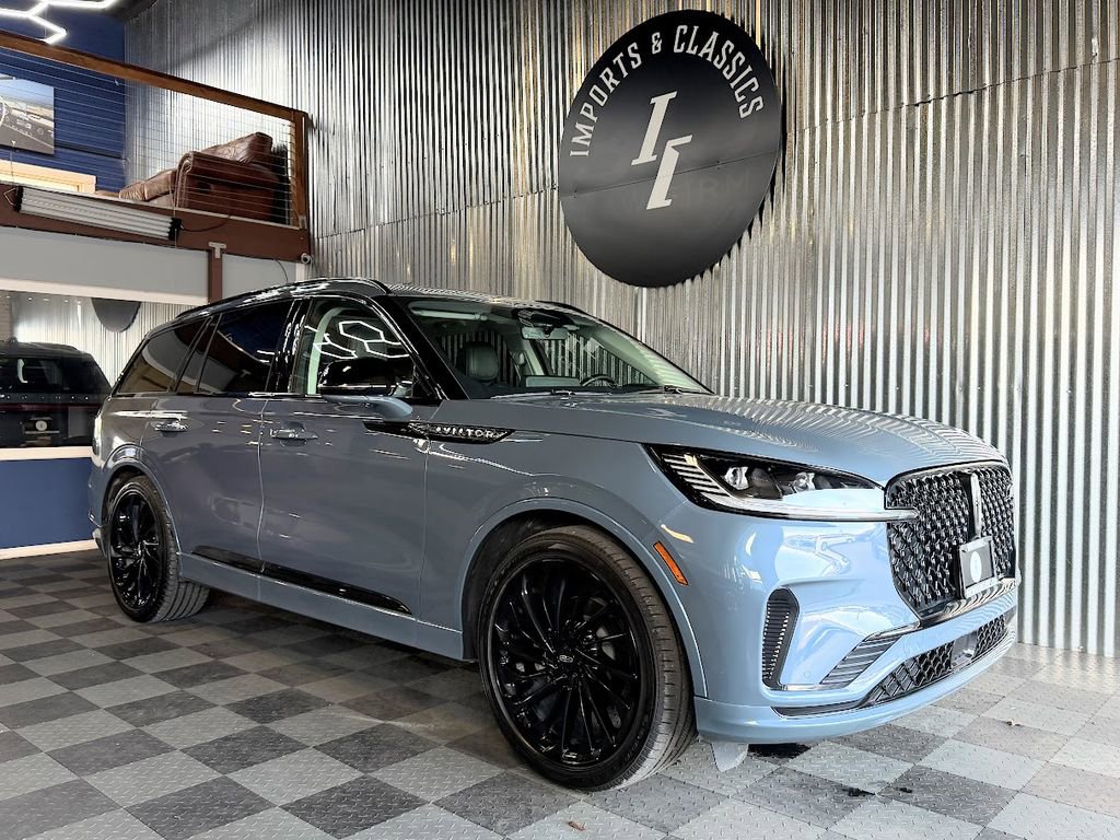 Used 2025 Lincoln Aviator Reserve w/ Equipment Group 201A AWD/4WD image 2
