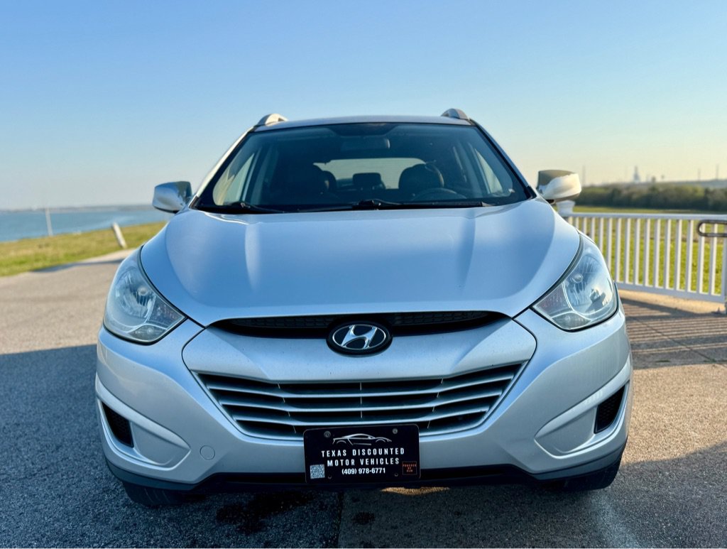 Used 2010 Hyundai Tucson GLS w/ Popular Equipment Pkg 2 FWD image 2