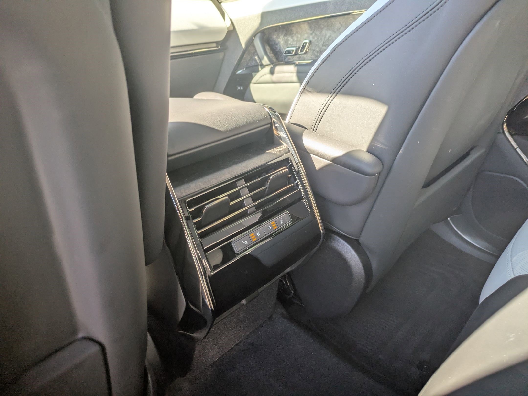 Used 2023 Land Rover Range Rover Sport SE Dynamic image 20