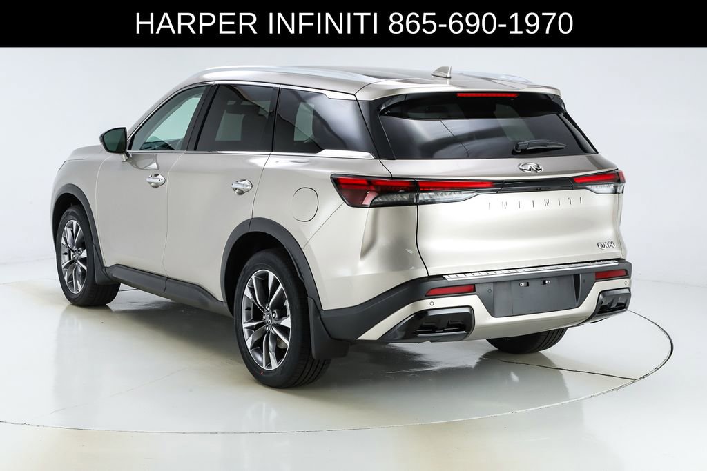Used 2023 INFINITI QX60 Luxe w/ Vision Package FWD image 8