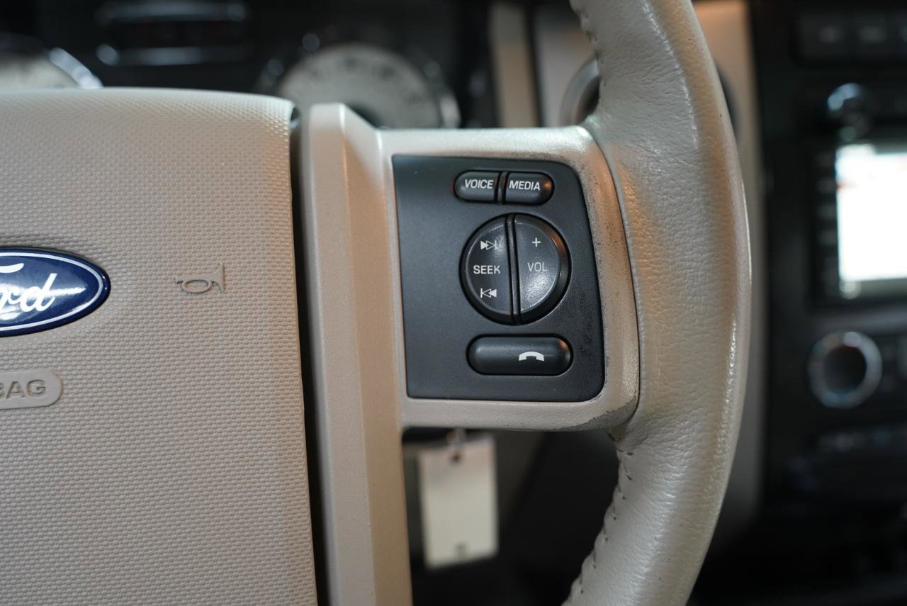 Used 2013 Ford Expedition Limited RWD image 16