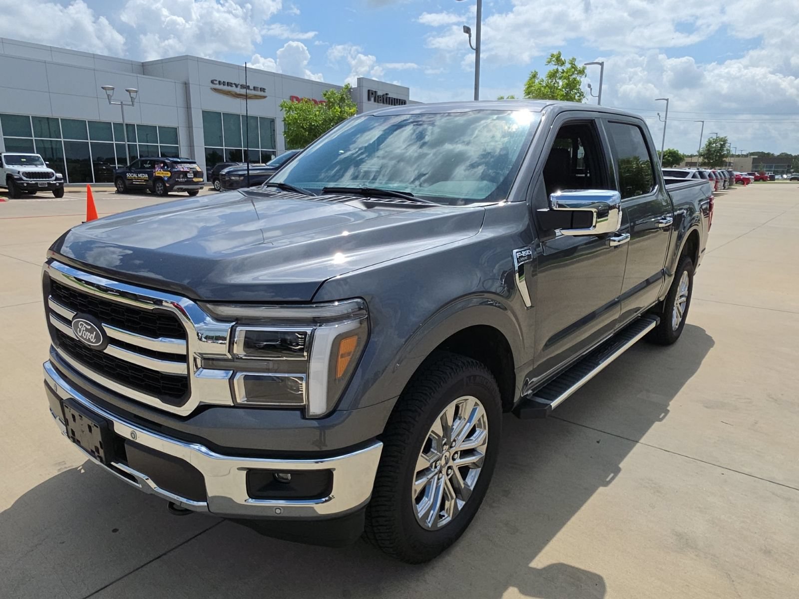 Used 2025 Ford F150 Lariat w/ Equipment Group 501A Mid AWD/4WD image 9